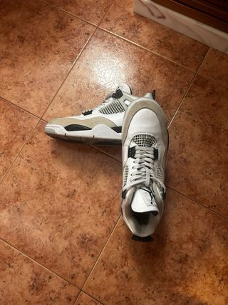 Air Jordan 4 Retro Military Black