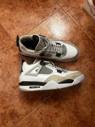 Air Jordan 4 Retro Military Black