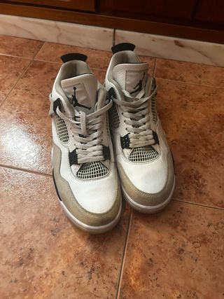 Air Jordan 4 Retro Military Black