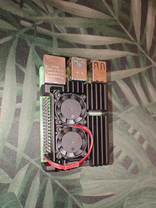 Raspberry Pi 4B 2GB con disipador