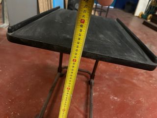 Mesa auxiliar con ruedas