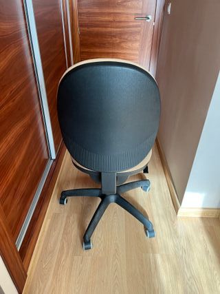 Silla de escritorio beige de tela