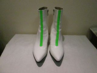 BOTINES DE VINILO CON TACON COLOR BLANCO Nº 39 EGO