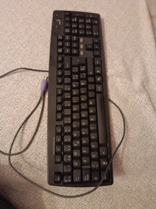 Teclado Genius Negro de cable para CPU