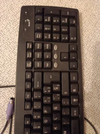 Teclado Genius Negro de cable para CPU