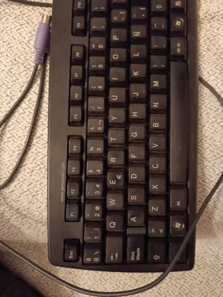 Teclado Genius Negro de cable para CPU