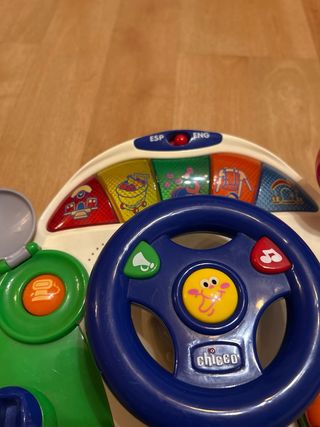 Juguetes musicales Chicco y piano infantil