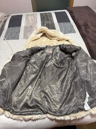 Abrigo niña pelo beige