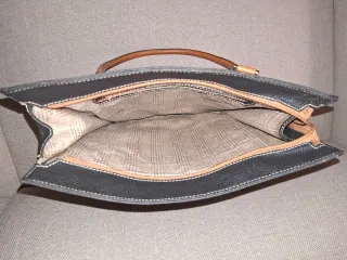 Bolso negro de hombro con asas marrones