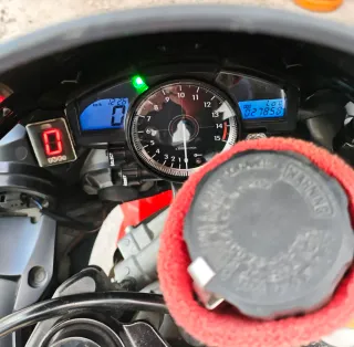 Yamaha YZF R1 - Moto Deportiva