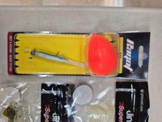 Lote bajo montado Spinning + 4 bolsas señuelos