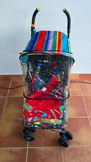Sillita Maclaren con funda y accesorios