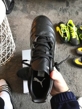 Botas de fútbol Puma King Negras