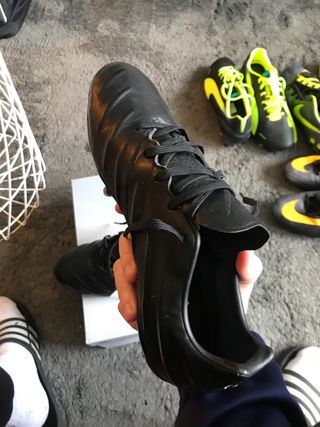 Botas de fútbol Puma King Negras