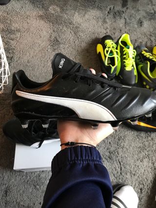 Botas de fútbol Puma King Negras