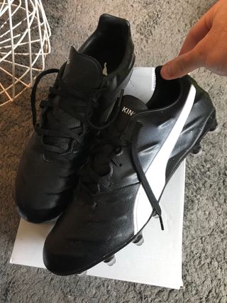 Botas de fútbol Puma King Negras