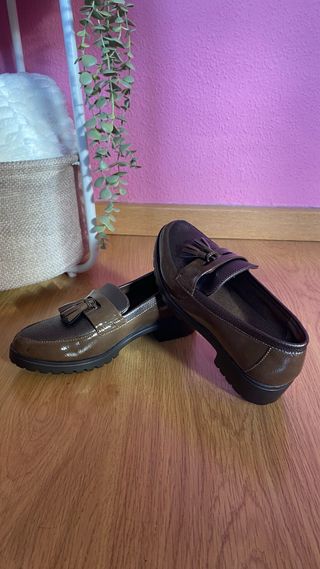 Zapatos de tacón ancho marrones