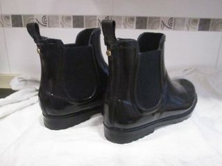 BOTINES DE AGUA NEGRO CHAROL Nº 39 MARCA ANNAFIELD