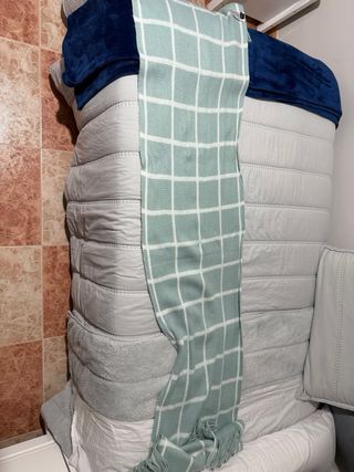 Bufanda H&M Cuadros Menta y Blanco