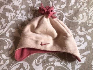 Gorro rosa Nike niña