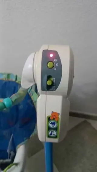 Columpio bebé con música