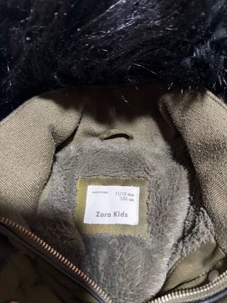 Abrigo niña verde aceituna con capucha