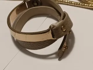 Conjunto collar, 2 pulseras y broche flor