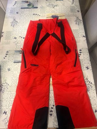 Traje de esquí Etirel rojo y negro