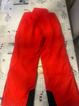 Traje de esquí Etirel rojo y negro