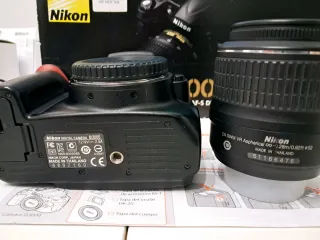 Cámara Nikon D3000 18-55 VR Kit