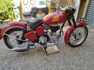 Moto Indian Custom Roja año 53 Documentación  acer