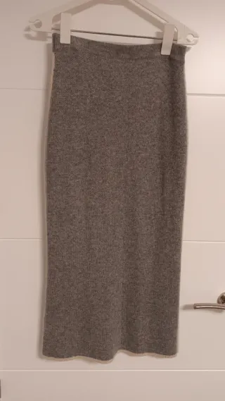 Conjunto Zara punto falda y jersey gris