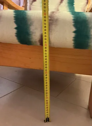 Butaca de madera y tela