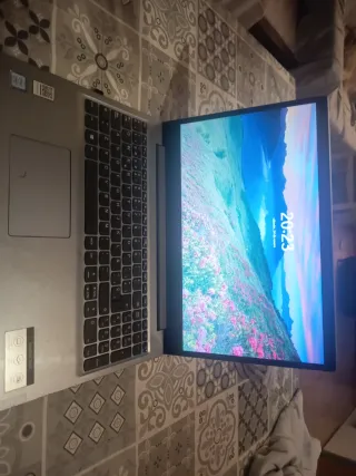 Portátil Lenovo Plata