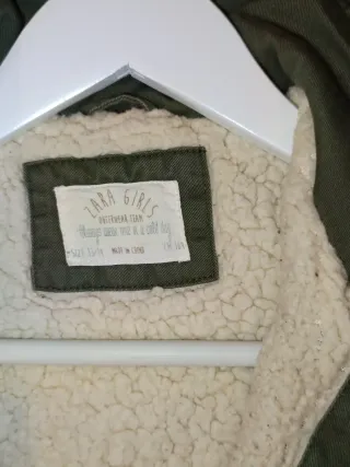 Chaqueta Zara bordada verde