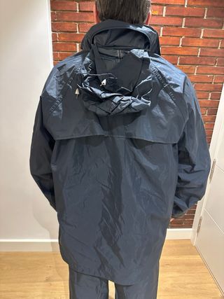 Traje de agua 2 piezas Golf/Moto Gris, con capucha