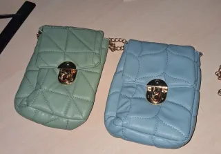 Bolso portamóvil acolchado cadena dorado