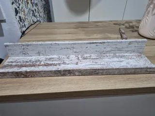 Estantería de madera estilo rústico