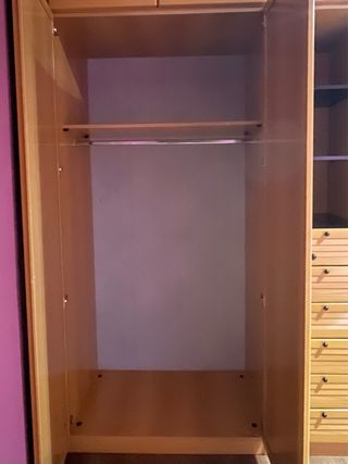 Armario grande de madera