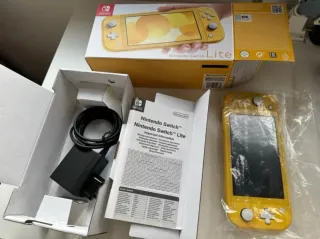 Nintendo Switch Lite Amarillo