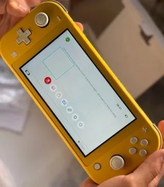 Nintendo Switch Lite Amarillo