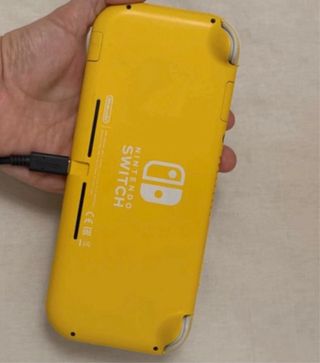 Nintendo Switch Lite Amarilla