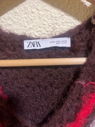 Poncho muy cálido de Zara con flecos