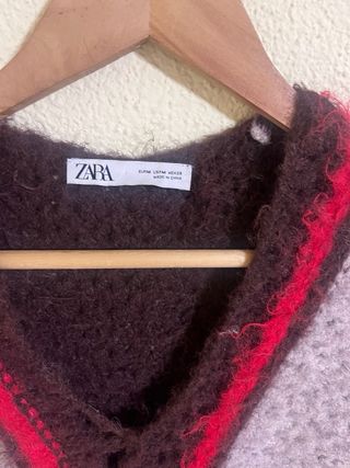 Poncho muy cálido de Zara con flecos