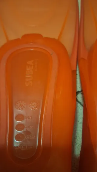 Aletas de natación naranjas