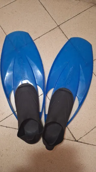 Aletas de natación naranjas