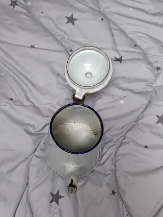 Cafetera o tetera de estilo vintage