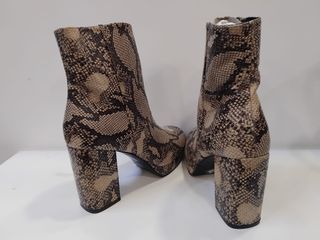 Botines estampado serpiente nuevas Corina