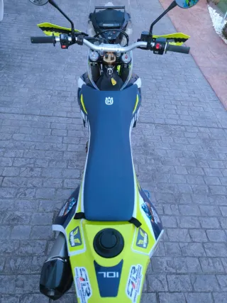 Husqvarna 701 Rally 2024 con sólo 6000km