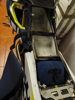 Husqvarna 701 Rally 2024 con sólo 6000km